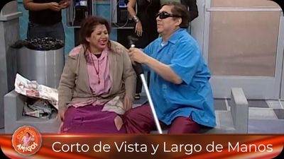 Corto de Vista y Largo de Manos