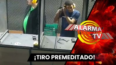 Se pega un tiro en plena clase.