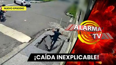 La Tierra se Abre y se lo Traga Vivo.