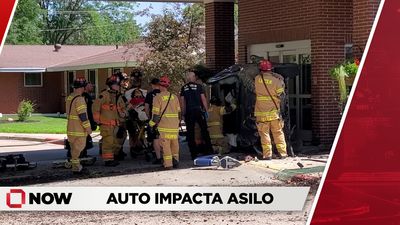 Auto choca contra asilo