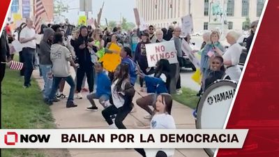 Bailan por la Democracia