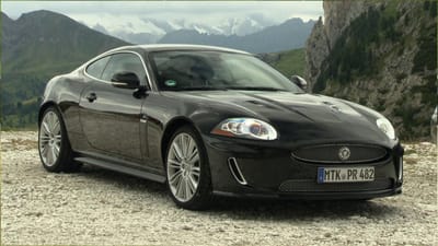 Audi R8 GT vs. Jaguar XKR