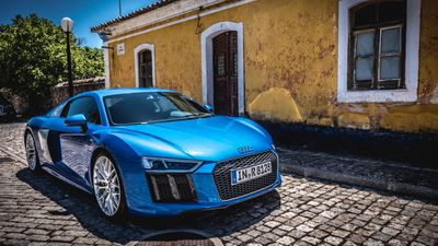 Audi R8 V10 plus
