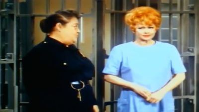 S5E19 Lucy Meets the Law