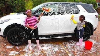 Toys AndFun Sisters Wash The Car ?