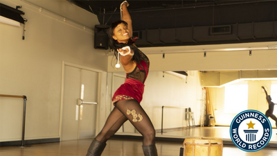 Most floor taps with boleadoras in one minute