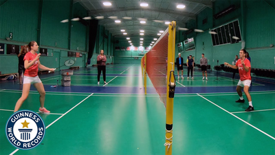 Most badminton counter hits in one minute (team of two)